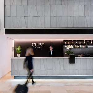 Hotel Cube, Prag