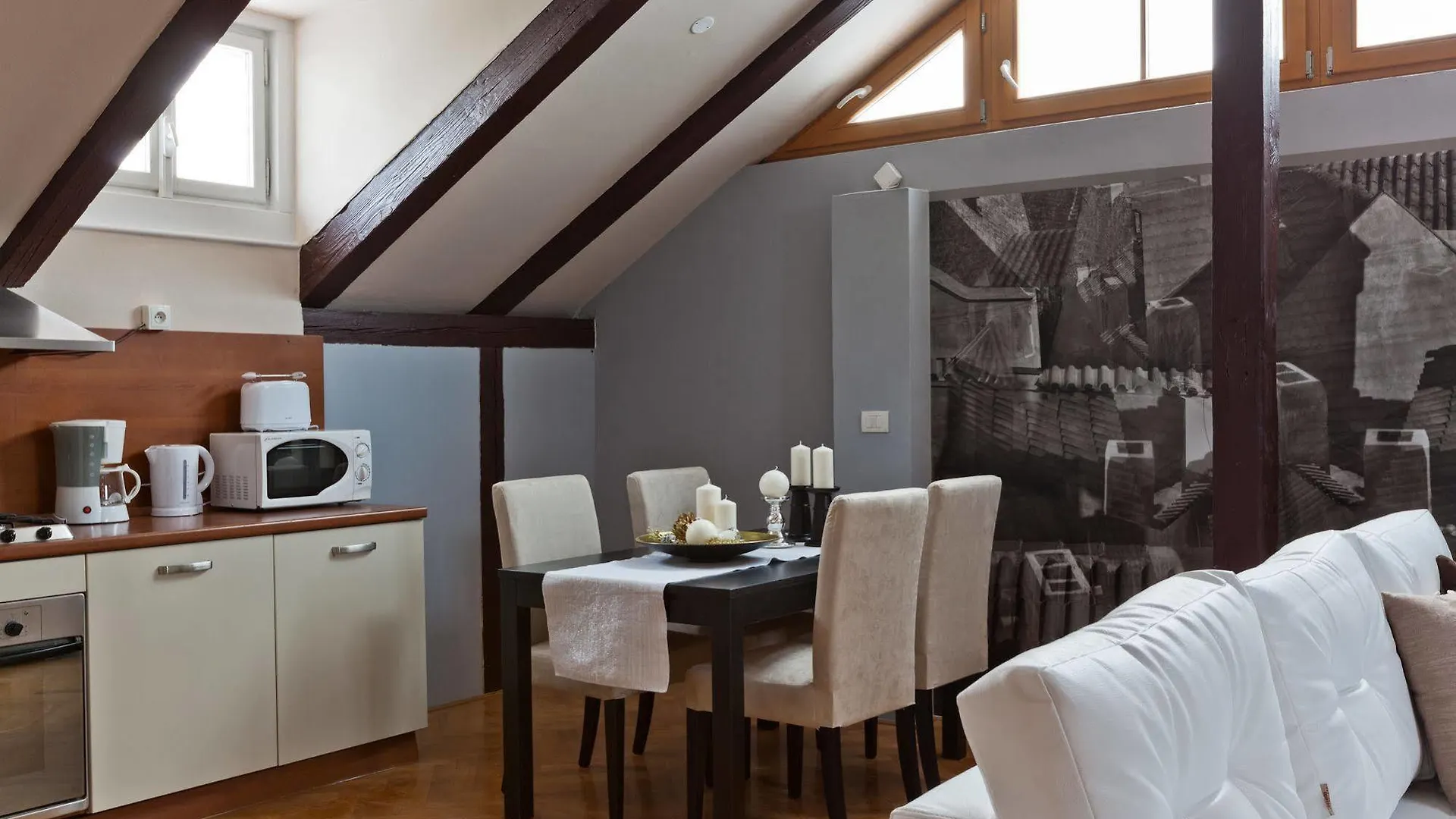 Prague Holiday Apartments 4*,