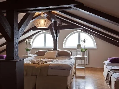 Prague Holiday Apartments 4*,
